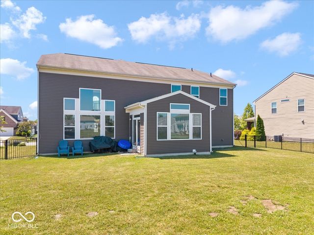 8436 Brookhaven Lane, Avon, IN 46123