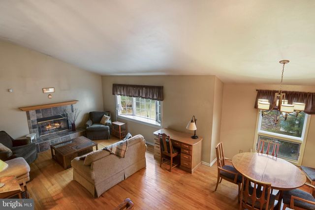 12 KESTER DR, Edison, NJ 08817