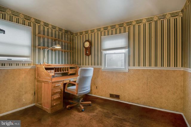 12 KESTER DR, Edison, NJ 08817