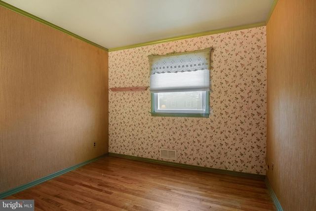 12 KESTER DR, Edison, NJ 08817