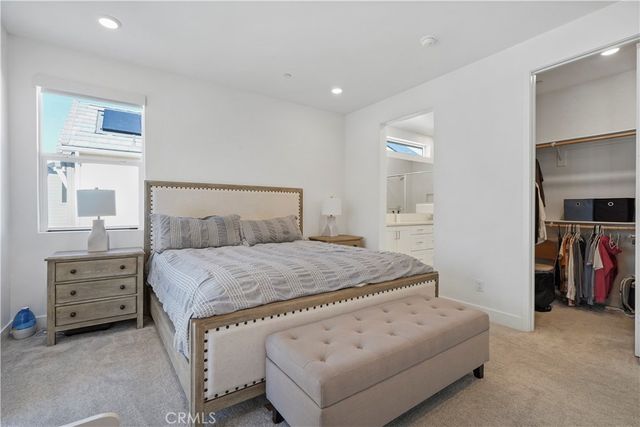 27321 Great Divide Lane, Valencia, CA 91381