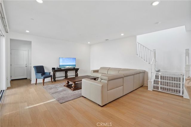 27321 Great Divide Lane, Valencia, CA 91381