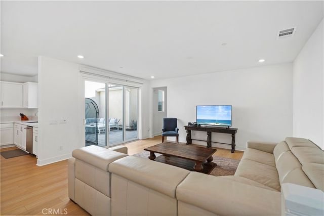 27321 Great Divide Lane, Valencia, CA 91381