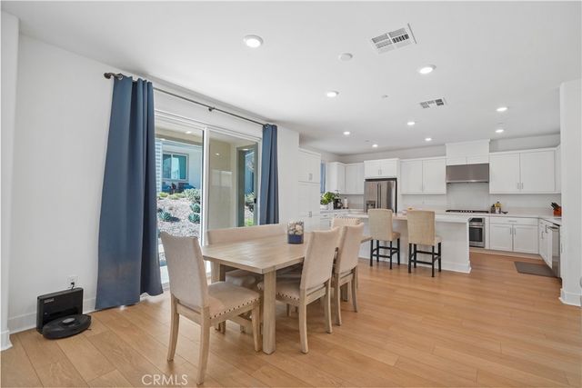 27321 Great Divide Lane, Valencia, CA 91381