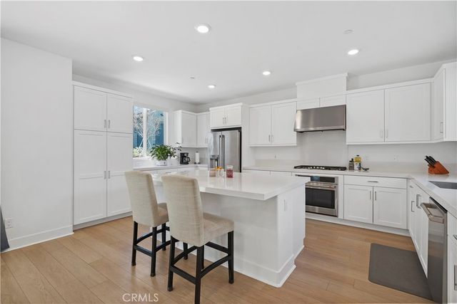 27321 Great Divide Lane, Valencia, CA 91381