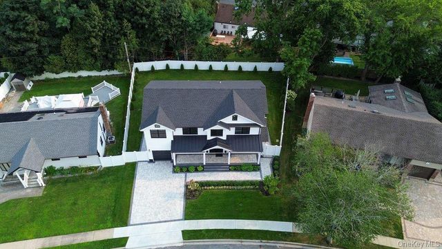 8 Allison Drive, Old Bethpage, NY 11804