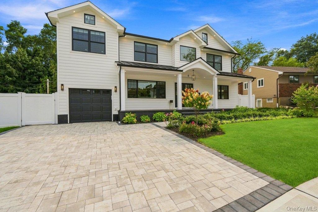 8 Allison Drive, Old Bethpage, NY 11804 — photo 3