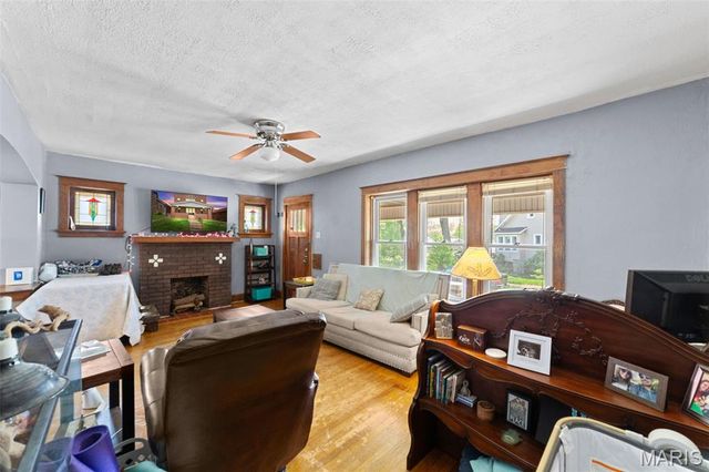 6075 Hartford Street, St Louis, MO 63139