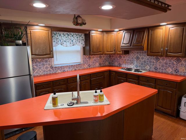 20911 S Lake Drive, Walkerton, IN 46574