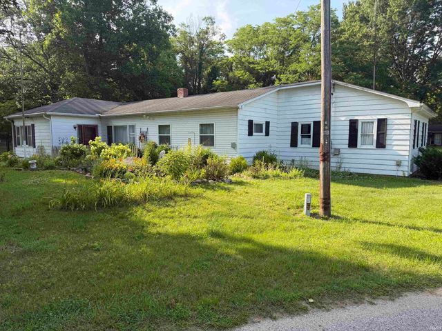 20911 S Lake Drive, Walkerton, IN 46574