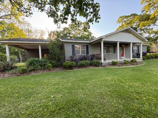 649 Cole Rd., Hattiesburg, MS 39402