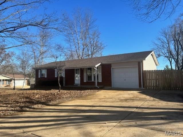 262 Meadowbrook Drive, Farmington, MO 63640