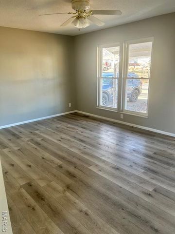 262 Meadowbrook Drive, Farmington, MO 63640