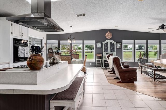 8520 COUNTESS AVENUE CIRCLE, Palmetto, FL 34221