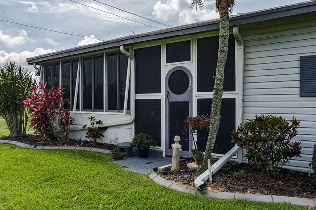 8520 COUNTESS AVENUE CIRCLE, Palmetto, FL 34221