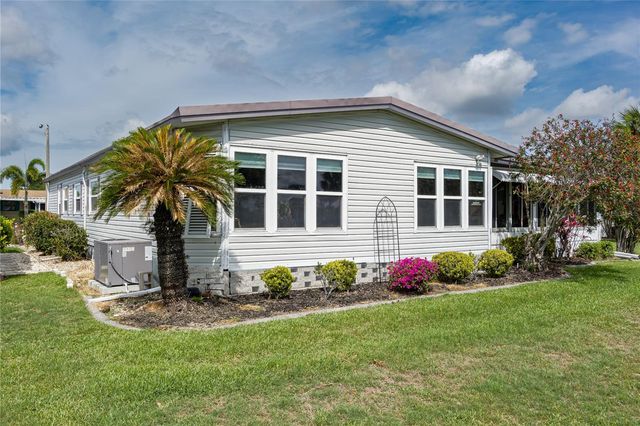 8520 COUNTESS AVENUE CIRCLE, Palmetto, FL 34221