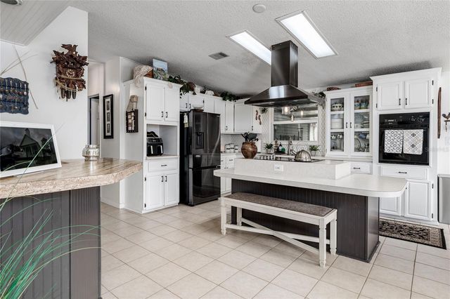 8520 COUNTESS AVENUE CIRCLE, Palmetto, FL 34221