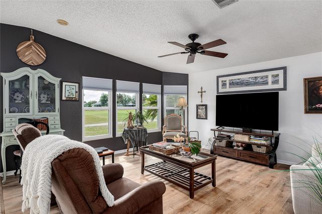 8520 COUNTESS AVENUE CIRCLE, Palmetto, FL 34221