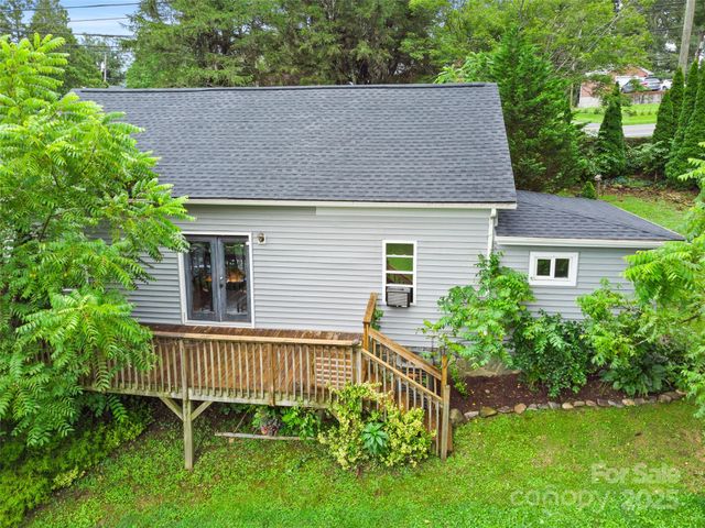 598 Summit Avenue, Spruce Pine, NC 28777