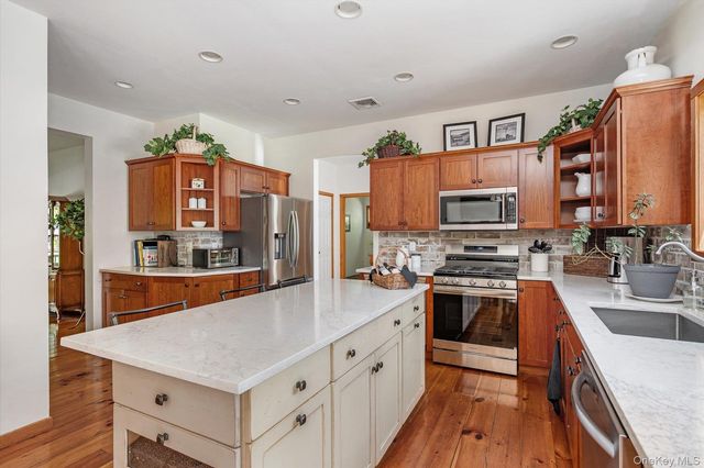 1 Fox Hollow Court, Dix Hills, NY 11746