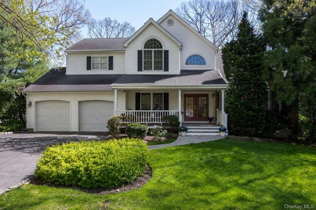 1 Fox Hollow Court, Dix Hills, NY 11746