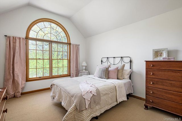 1 Fox Hollow Court, Dix Hills, NY 11746