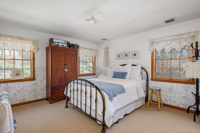 1 Fox Hollow Court, Dix Hills, NY 11746