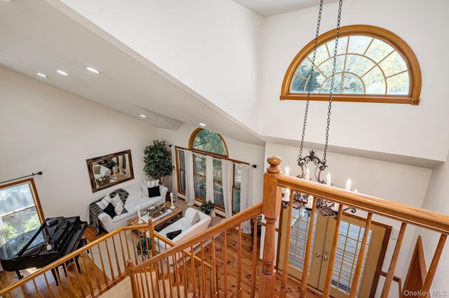 1 Fox Hollow Court, Dix Hills, NY 11746