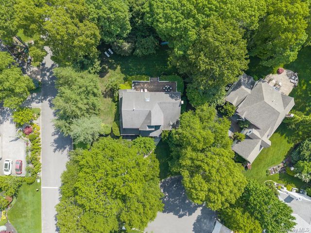 1 Fox Hollow Court, Dix Hills, NY 11746