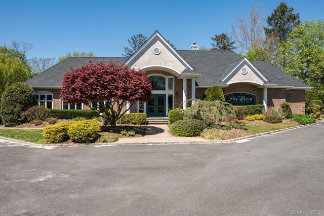 1 Fox Hollow Court, Dix Hills, NY 11746