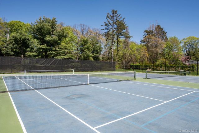 1 Fox Hollow Court, Dix Hills, NY 11746