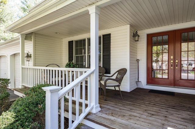 1 Fox Hollow Court, Dix Hills, NY 11746