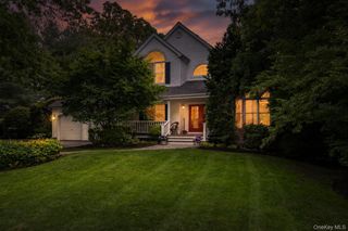 1 Fox Hollow Court, Dix Hills, NY 11746