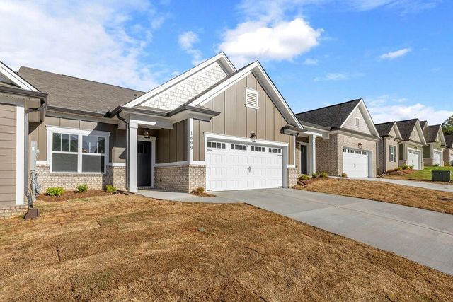 1584 Whisper Winds Lane # 8, Ooltewah, TN 37363