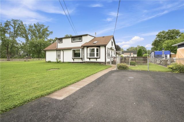 110 Braddock Road, Greece, NY 14612