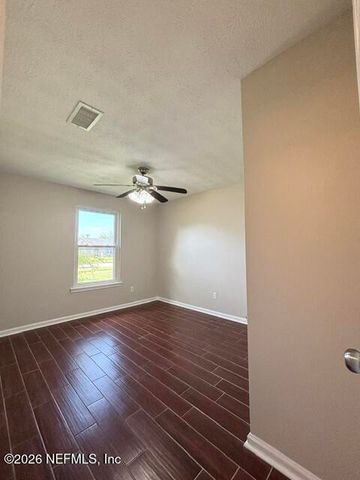 1747 PAPAYA Drive N, Orange Park, FL 32073