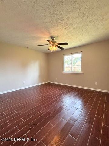 1747 PAPAYA Drive N, Orange Park, FL 32073