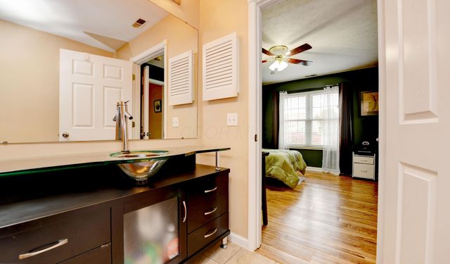 2263 Willowside Lane, Grove City, OH 43123