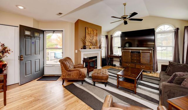 2263 Willowside Lane, Grove City, OH 43123