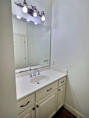 39416 Woodlake Dr, Prairieville, LA 70769