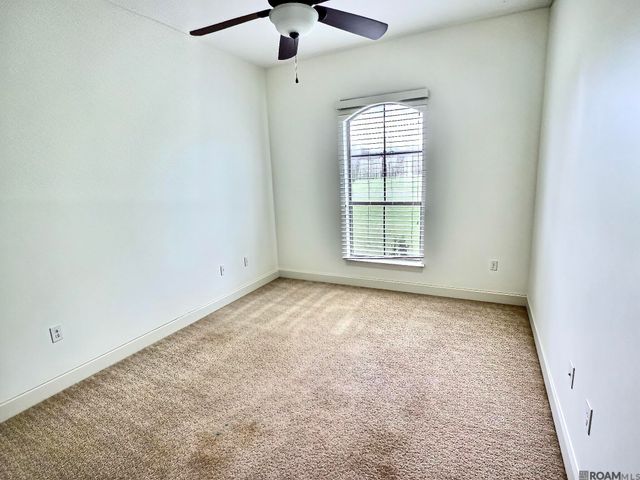 39416 Woodlake Dr, Prairieville, LA 70769