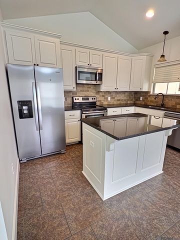 39416 Woodlake Dr, Prairieville, LA 70769