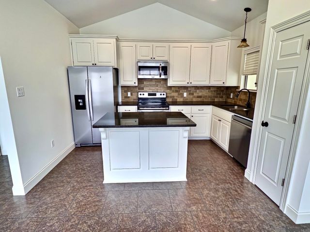 39416 Woodlake Dr, Prairieville, LA 70769