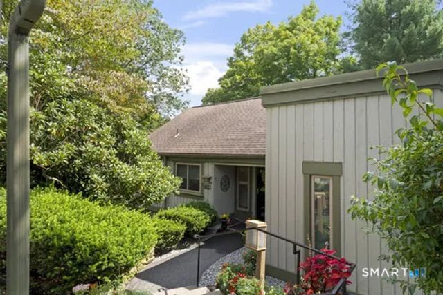139 Heritage Village B, Southbury, CT 06488