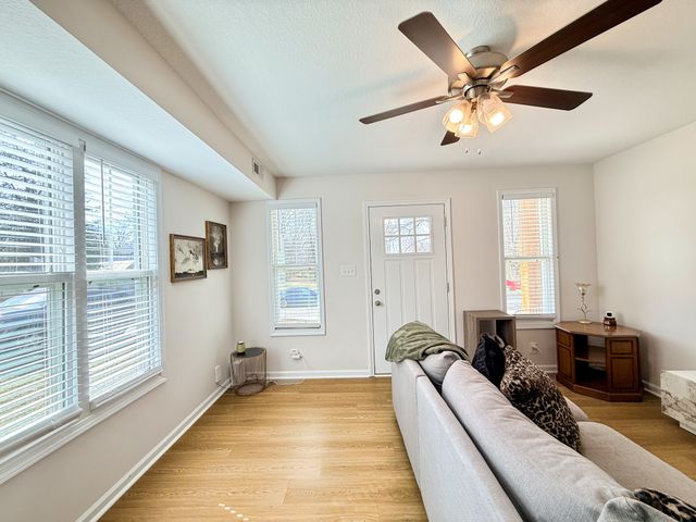 943 Wall St, Clarksville, TN 37040