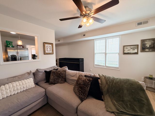 943 Wall St, Clarksville, TN 37040