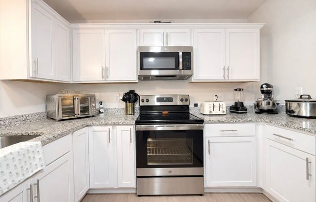 943 Wall St, Clarksville, TN 37040