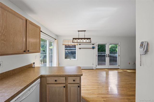 28 Roanoke Road, Sound Beach, NY 11789