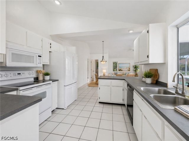 2601 SW 37th TER, Cape Coral, FL 33914