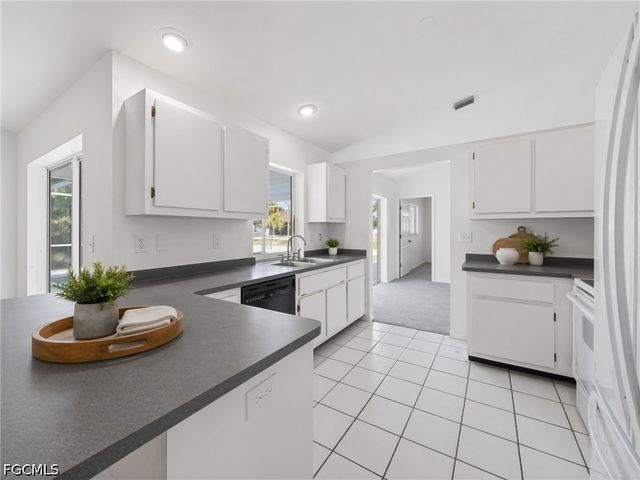 2601 SW 37th TER, Cape Coral, FL 33914